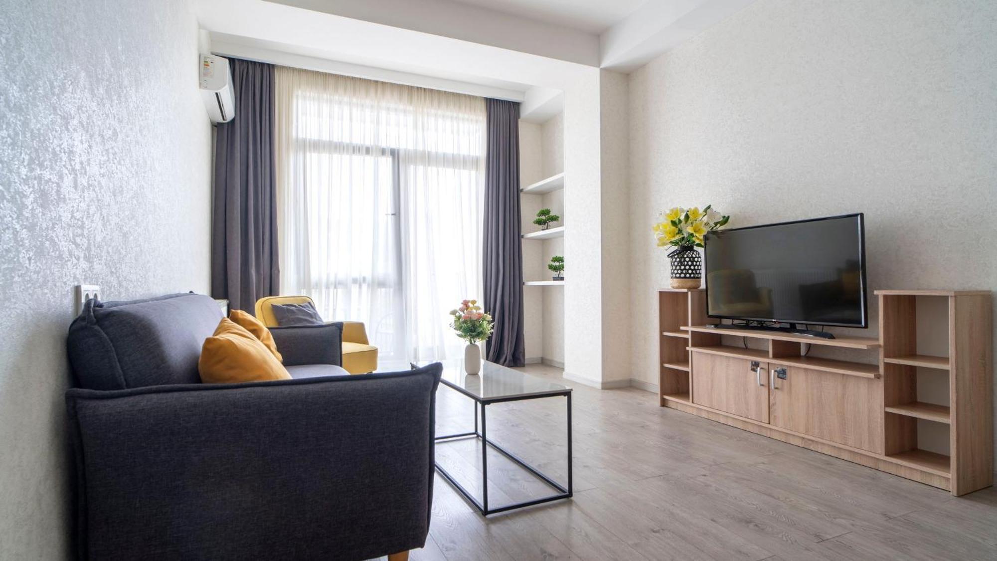 Cozy Apartment In The Heart Of Tbilisi Exterior photo