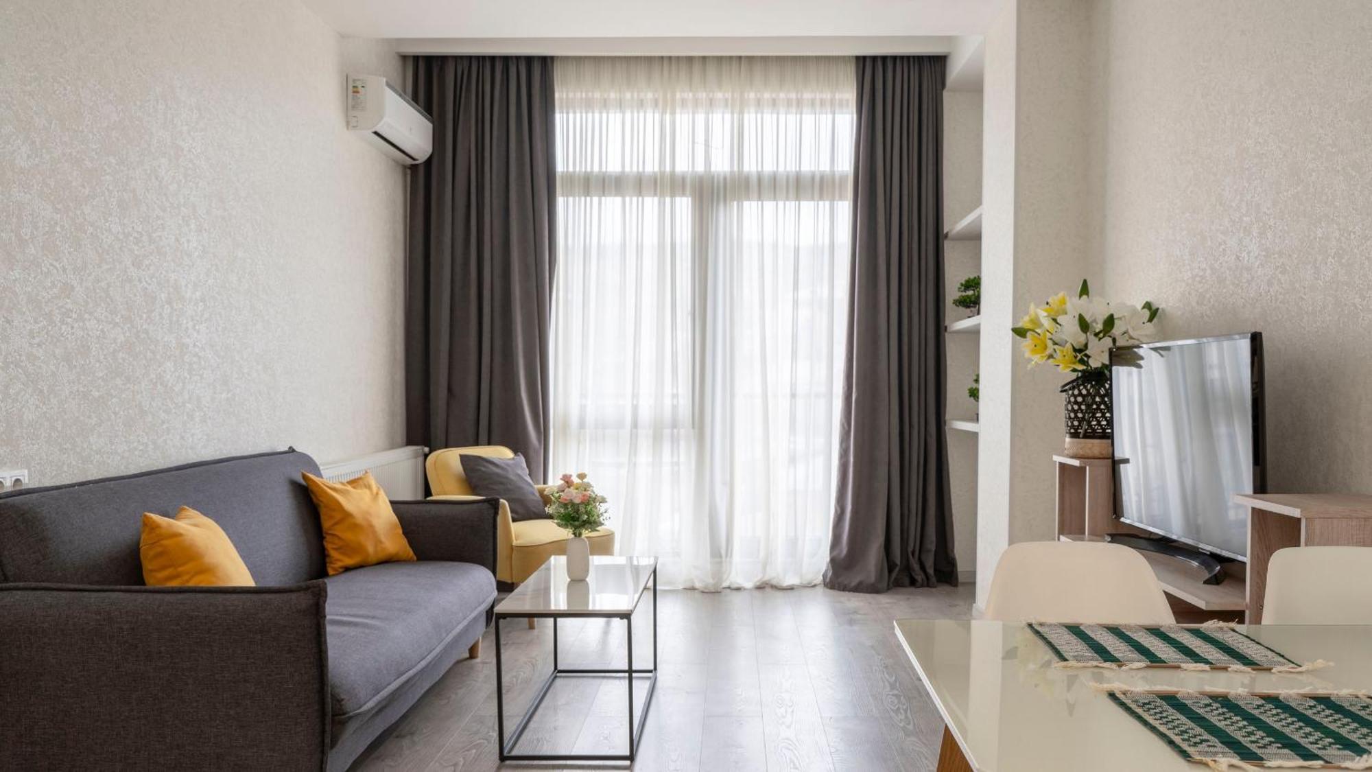 Cozy Apartment In The Heart Of Tbilisi Exterior photo